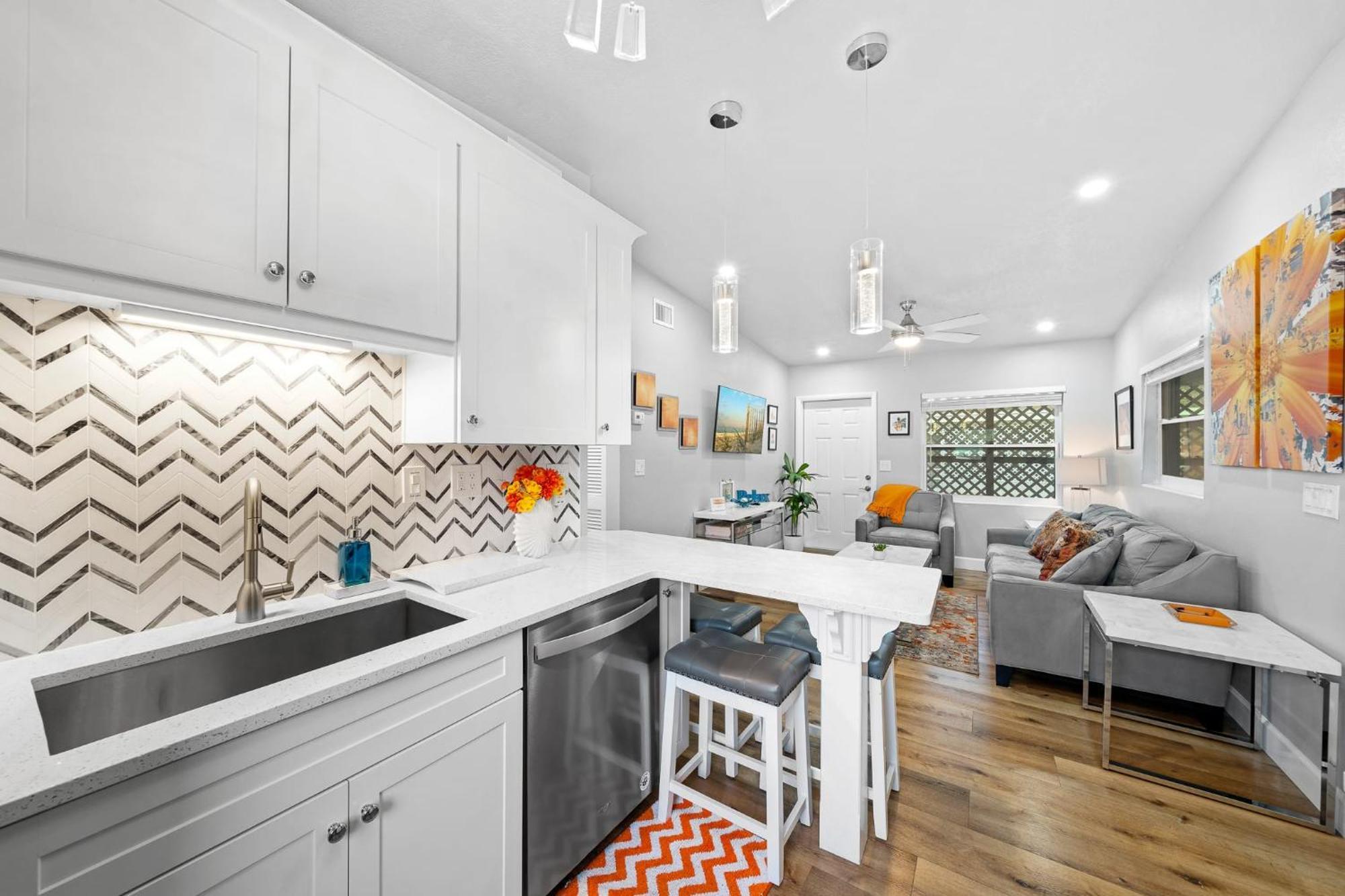 Midtown Cottage - In The Heart Of Cocoa Beach Exterior foto