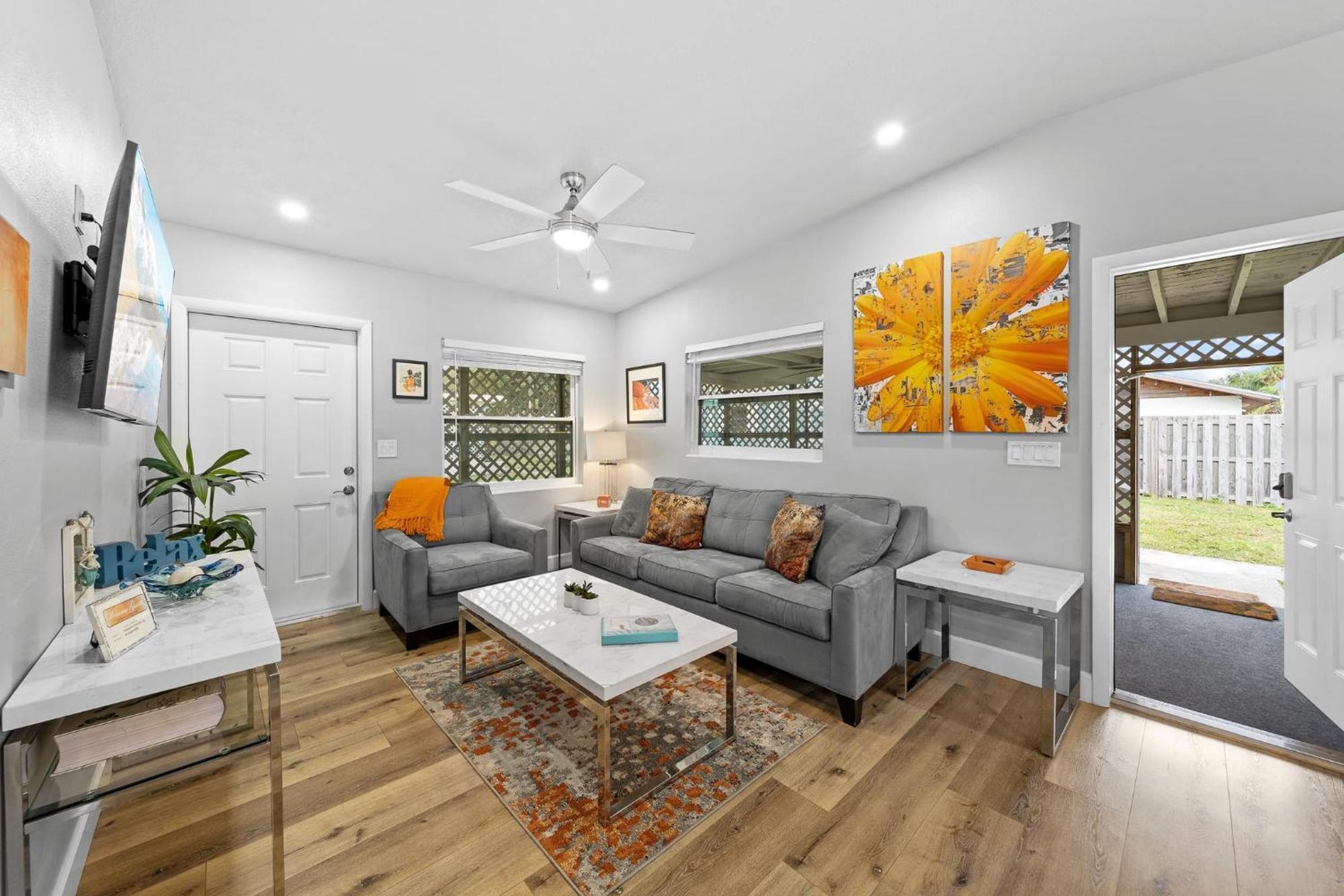 Midtown Cottage - In The Heart Of Cocoa Beach Exterior foto